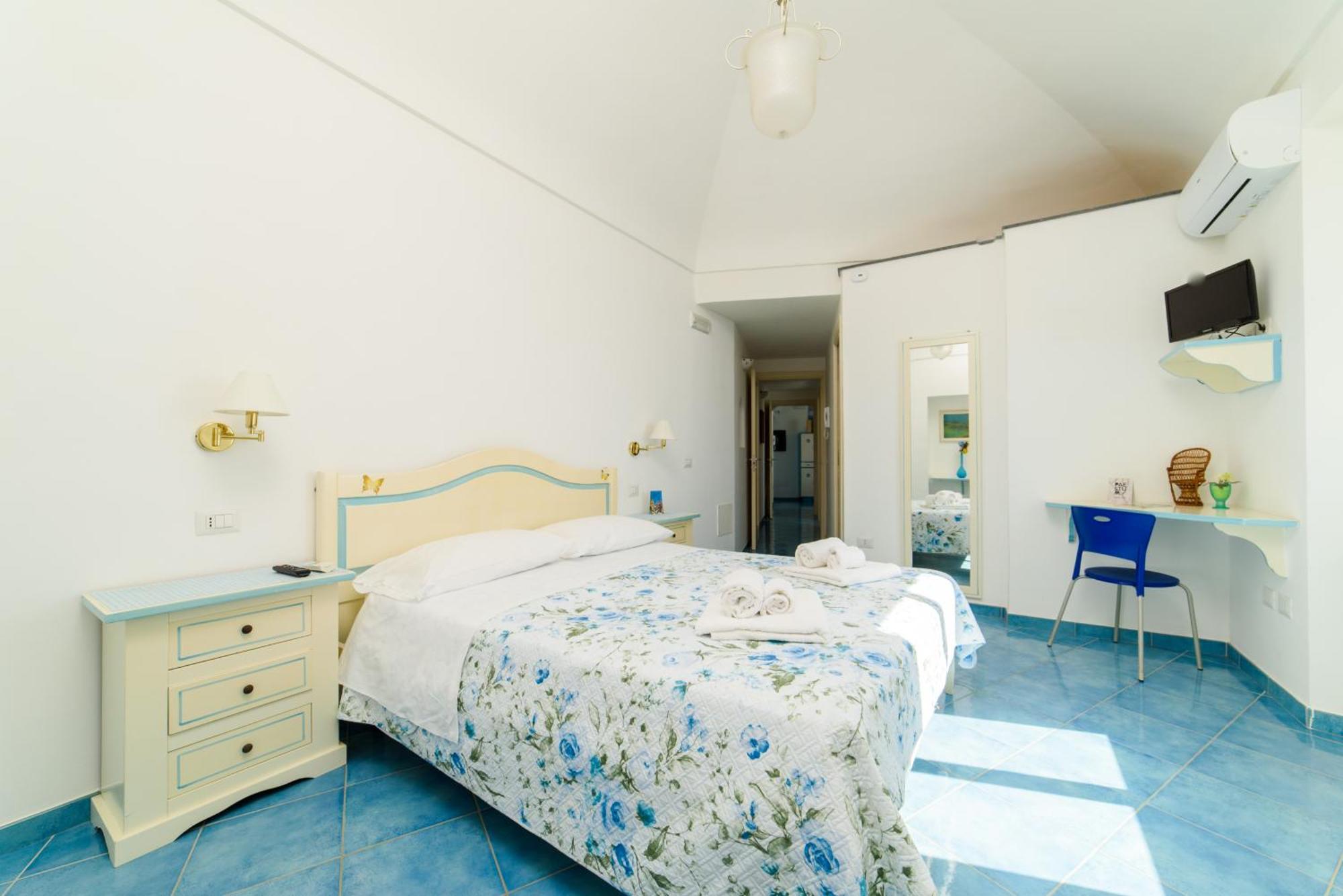 Casa Vacanze La Rosa Del Mare Amalfi Exterior photo