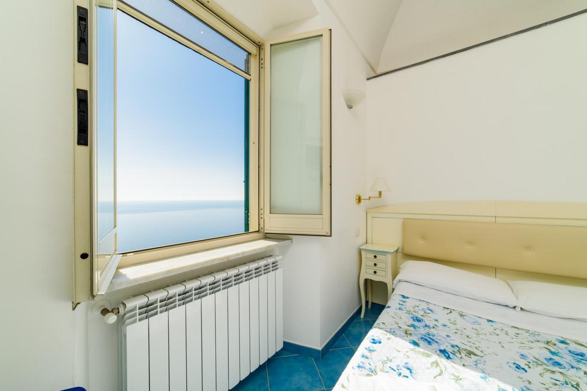 Casa Vacanze La Rosa Del Mare Amalfi Exterior photo